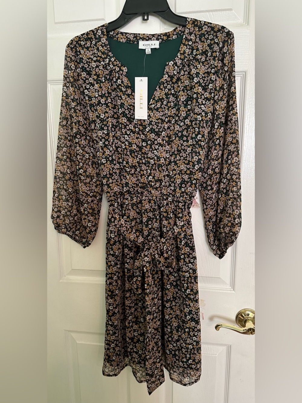 NWT GILLI FLORAL DRESS